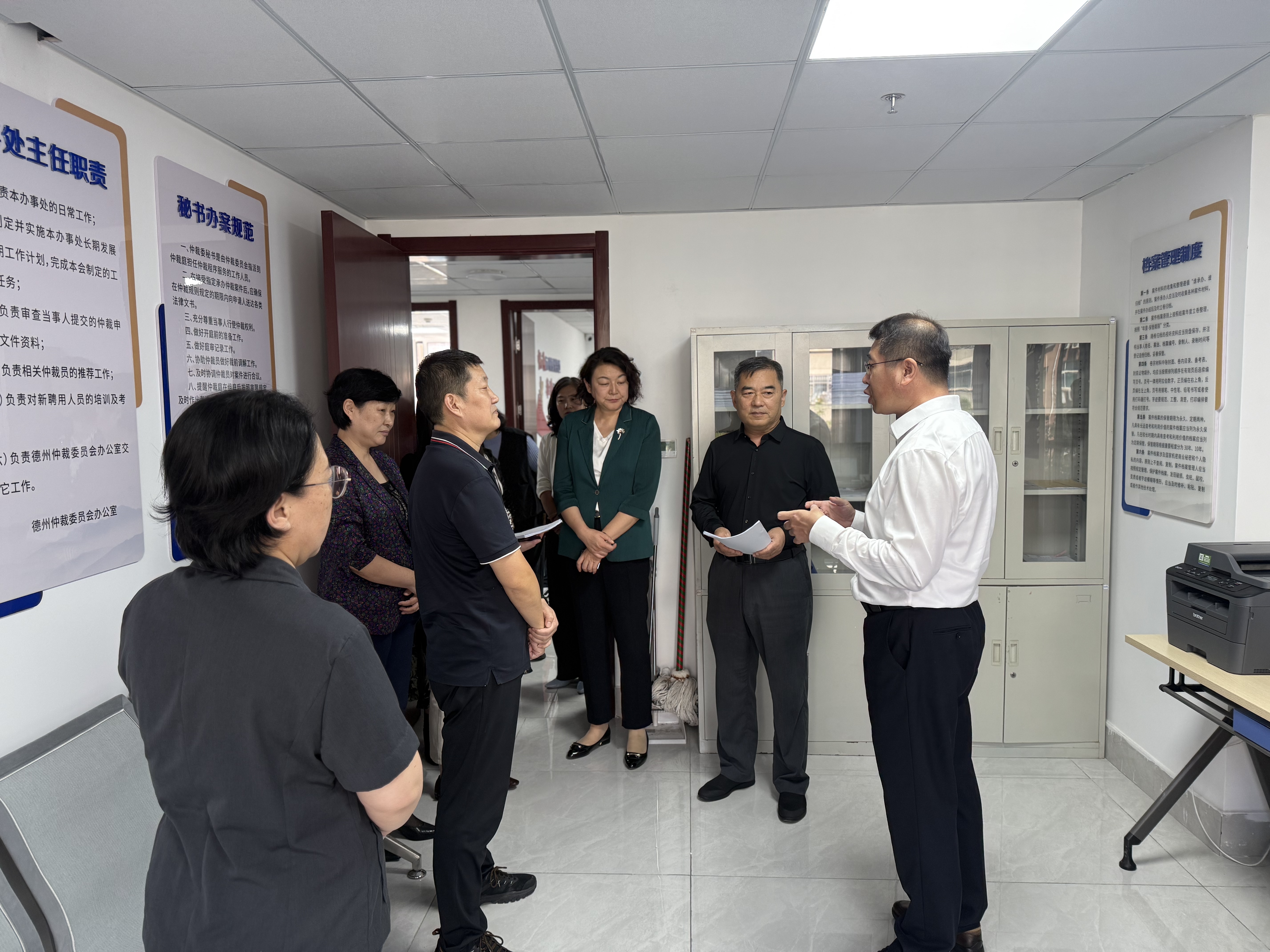 2026年4月4日省高级人民法院视察工作